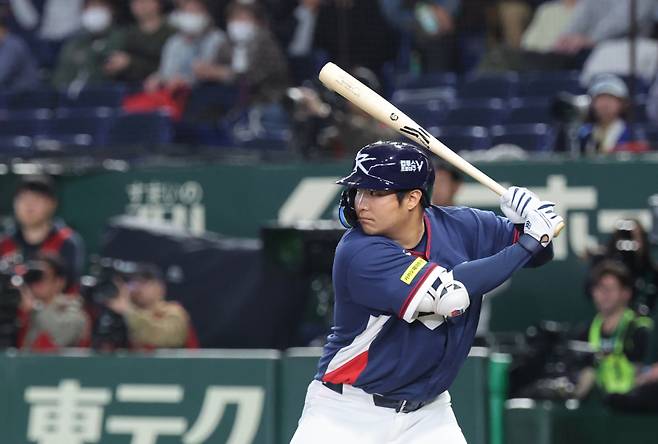 <yonhap photo-6200="">9일 일본 도쿄돔에서 열린 2026 월드베이스볼클래식(WBC) C조 조별리그 최종전 대한민국과 호주의 경기. 2회초 무사 1루 한국 문보경이 2점 홈런을 치고 있다. <저작권자 ⓒ 1980~2026 ㈜연합뉴스. 무단 전재 재배포 금지, AI 학습 및 활용 금지></yonhap>