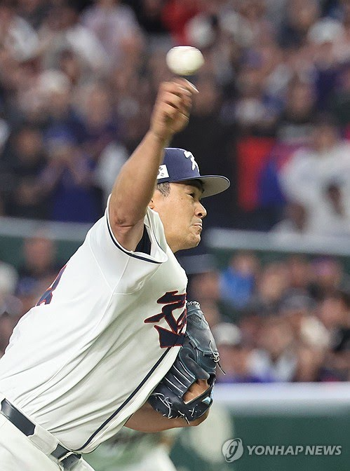 역투하는 노경은