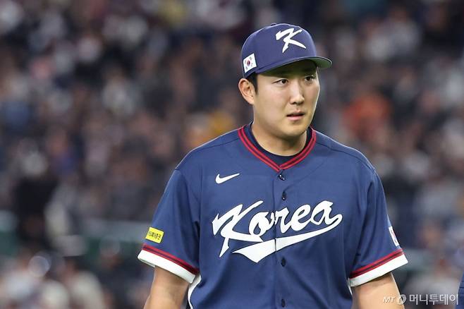 일본 도쿄돔에서 열린 2026 WBC 조별리그 C조 4차전 한국과 호주의 경기, 2회말 한국선발 손주영이 교체되고있다./사진=뉴시스