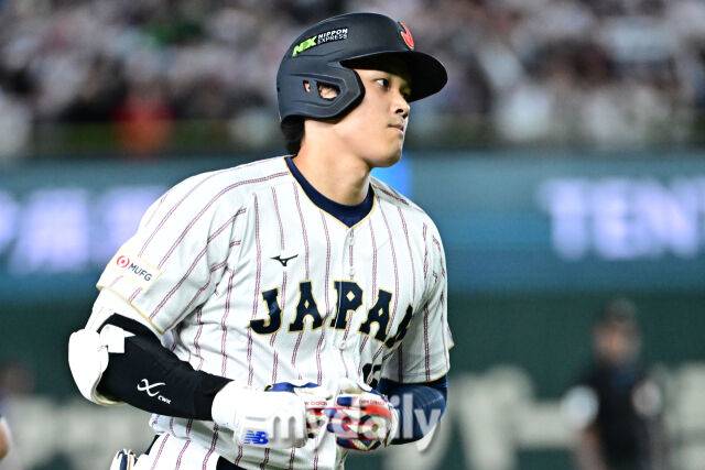 7일 일본 도쿄돔에서 열린 2026 월드 베이스볼 클래식(WBC) 조별리그 한국-일본 경기. 오타니가 3회말 1사에 동점 솔로포를 친 후 그라운드를 뛰고 있다./도쿄(일본)=한혁승 기자 hanfoto@mydaily.co.kr