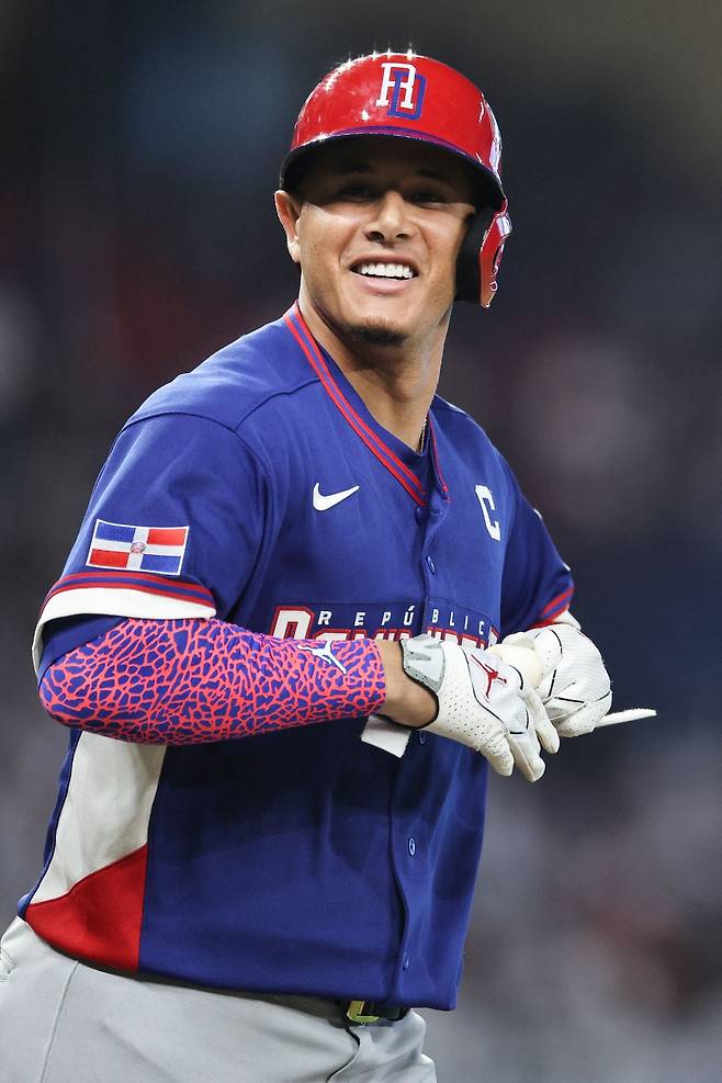 도미니카공화국 페르난도 타티스 주니어가 10일 WBC 이스라엘전에서 6회 만루홈런을 친 뒤 기뻐하고 있다. AFP연합뉴스