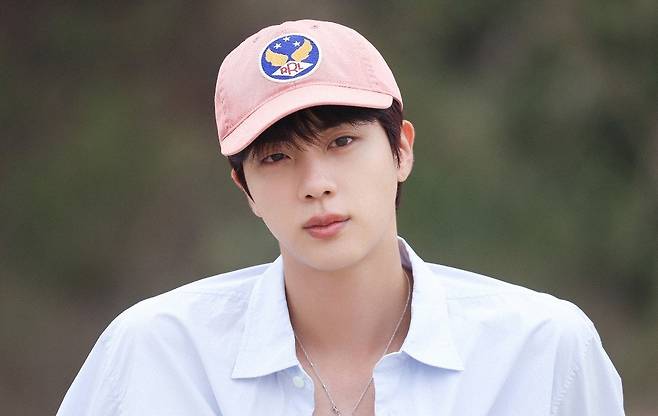 도쿄돔에 울려퍼진 'Running Wild'..방탄소년단 진, 이번엔 WBC서 최고 인기 입증