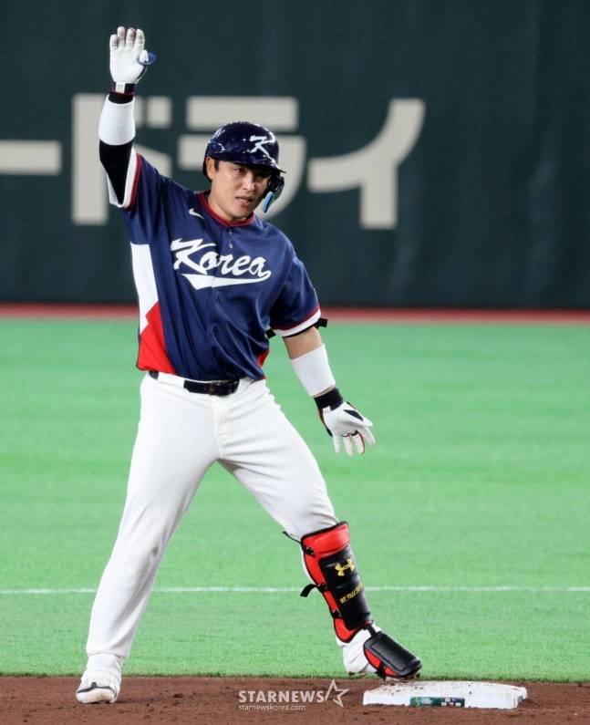 9일 일본 도쿄돔에서 열린 2026 월드베이스볼클래식 조별리그 C조 대한민국과 호주의 경기. 6회초 1사 주자 없는 상황 대한민국 박동원이 2루타를 친 뒤 세리머니하고 있다
