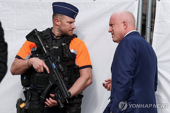 빌 화이트 벨기에 주재 미국 대사(오른쪽) [로이터 연합뉴스. 재판매 및 DB 금지]