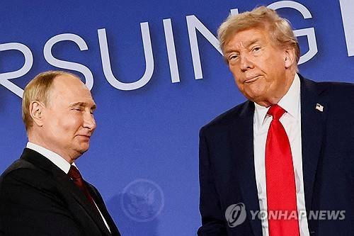 지난해 8월 15일 미 알래스카에서 정상회담 가진 트럼프-푸틴 [로이터=연합뉴스 자료사진. 재판매 및 DB 금지]