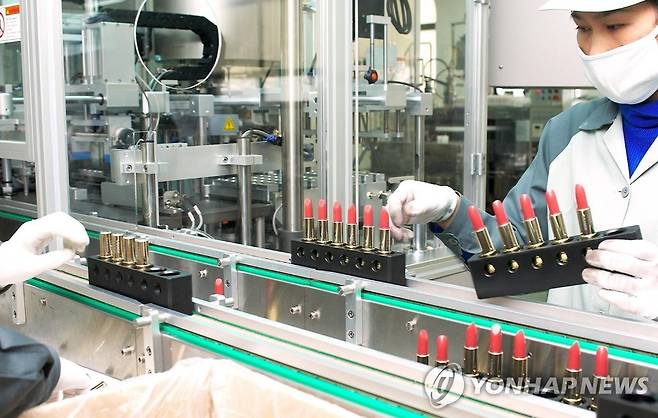 코스맥스의 색조 화장품 생산라인 [코스맥스 제공]