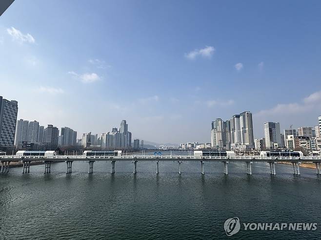 태화강 울산교 상부에 조성된 세계음식문화관 [울산시 제공. 재판매 및 DB 금지]