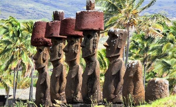 사진가 라상호가 사진으로 담은 칠레 이스터섬 모아이 석상. 송원갤러리에서 3월13일부터 5월 29일까지 열리는 초대전에서 선보이는 작품이다. /송원갤러리