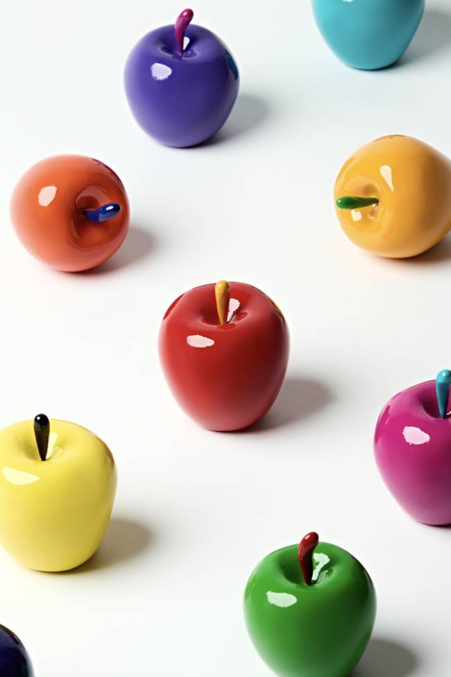 부산국제화랑아트페어 청년 작가전에 참가하는 이민걸 작가의 '내가 만난 사과 시리즈'. /부산화랑협회