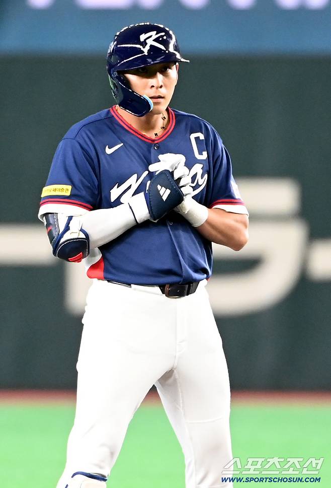 9일 일본 도쿄돔에서 열린 WBC(월드베이스볼클래식) 한국과 호주의 경기, 3회초 무사 2루 이정후가 1타점 2루타를 치고 두 손을 모으며 기쁨을 나누고 있다. 도쿄(일본)=허상욱 기자wook@sportschosun.com/2026.03.09/