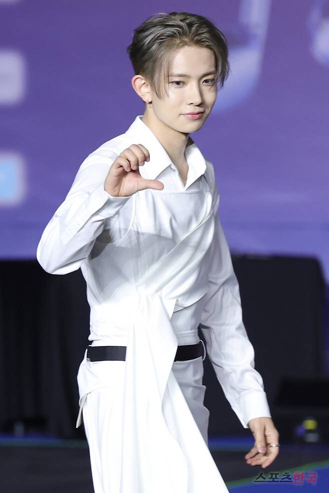 2025 SBS 가요대전 썸머 블루카펫 행사에 참석한 그룹 엔하이픈 희승. 25.7.27 ⓒ이혜영 기자 lhy@hankooki.com