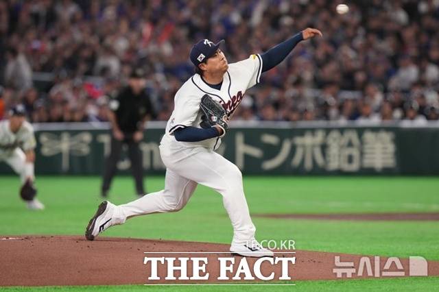 류현진이 WBC 8강전 선발 제1 후보로 거론된다. 경험과 안정감 면에서 가장 믿고 내보낼 수 있는 투수이다. /뉴시스