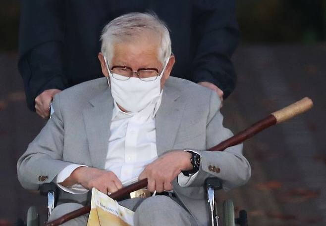 보석으로 석방되는 신천지 이만희 총회장. 연합뉴스