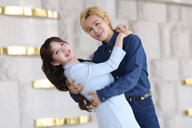 뮤지컬 '로미오와 줄리엣' 주연 배우 김희재(오른쪽)와 송은혜. /박성원 기자