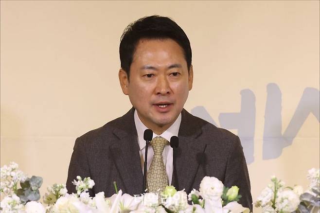 장동혁 국민의힘 대표가 10일 서울 영등포구 한국노총 웨딩여율리에서 열린 '한국노총 창립 제80주년 기념식 및 후원의 날'에서 축사를 하고 있다. ⓒ데일리안 홍금표 기자