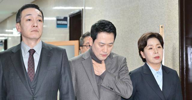 국민의힘의 김민수(왼쪽부터) 최고위원과 장동혁 대표, 양향자 최고위원이 지난달 19일 서울 여의도 국회에서 열린 당 최고위원회의에 참석하고 있다. 최주연 기자