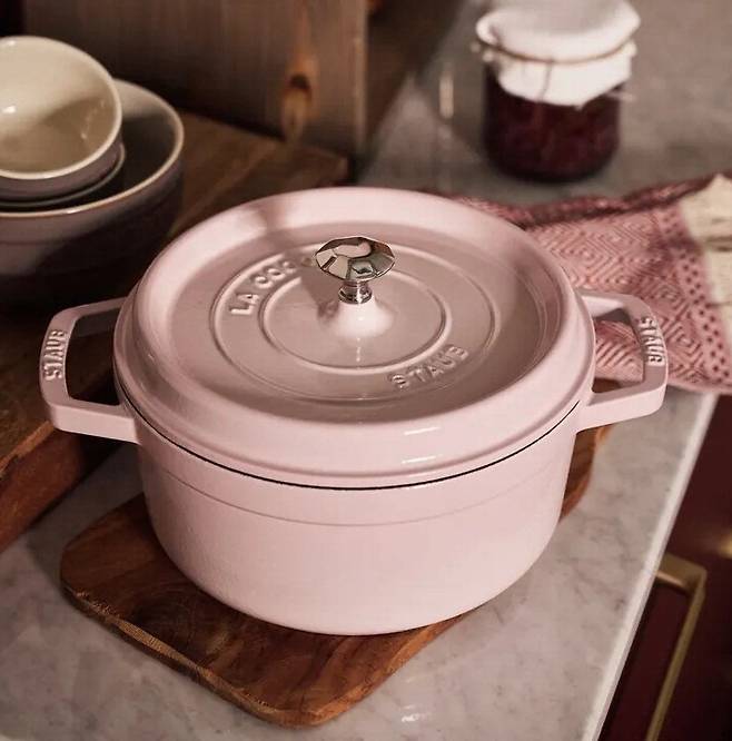 이구홈 인기 주방용품 '스타우브' 제품.   이구홈