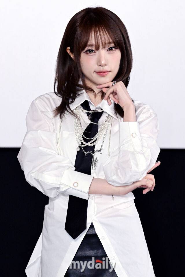 2026년 3월 11일 오후 서울 압구정 CGV에서 진행된 가수 최예나(YENA) 다섯 번째 미니앨범 ‘LOVE CATCHER(러브 캐처)’ 발매 기념 기자간담회에서 최예나가 포즈를 취하고 있다. / 곽경훈 기자 (kphoto@mydaily.co.kr)