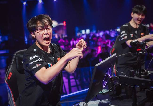 라이엇 게임즈 플리커.