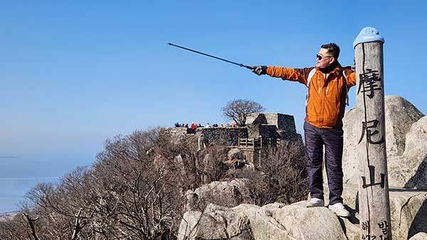 박희성 대표가 지난 2월 역사적 상징성이 있는 강화군 마니산을 찾아 2026년 수주 목표 달성을 위한 특별한 다짐을 했다.