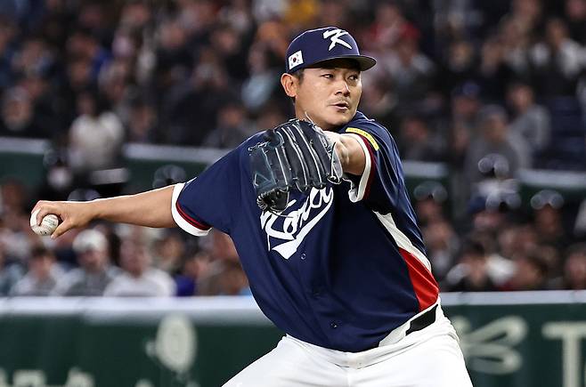 &nbsp;9일 일본 도쿄돔에서 열린 2026 월드베이스볼클래식 조별리그 C조 대한민국과 호주의 경기. 대한민국 투수 노경은이 2회 마운드에 올라 역투하고 있다. 뉴스1