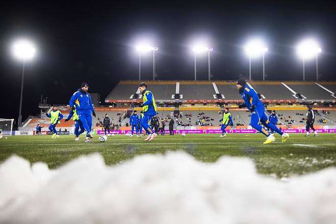 멕시코 프로축구 티그레스 UANL 선수들이 2026 북중미 챔피언스컵 경기에서 캐나다 클럽 포지 FC와 맞붙기 전 몸을 풀고 있다. AP