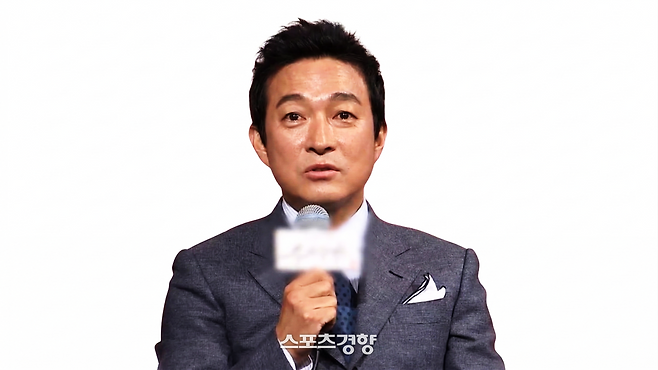 사고 후 도주 혐의로 경찰 조사를 받고 있는 배우 이재룡. 연합뉴스