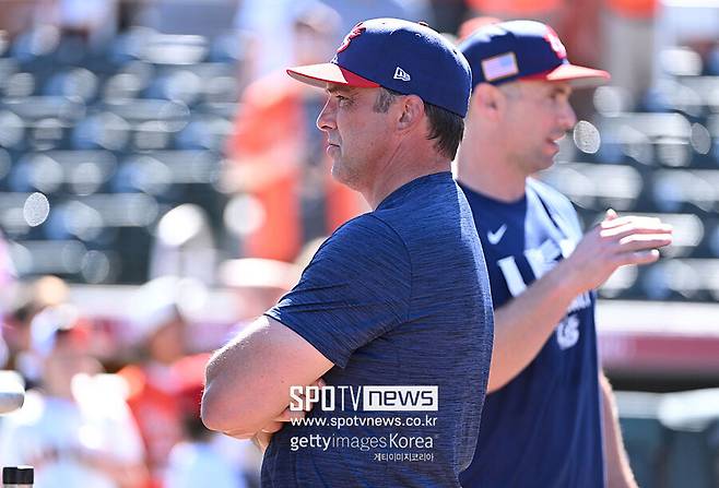 ▲ 마크 데로사 미국 야구 대표팀 감독.&nbsp;미국은 11일 열린 2026&nbsp;월드베이스볼클래식 1라운드 B조 이탈리아와의 경기에서 석패했다. 3승1패로 1라운드를 마친 가운데 12일 이탈리아-멕시코전 결과에 따라 8강 진출 여부가 결정되는 상황이다. 그런데 데로사 감독은 이탈리아전을 앞두고 이미 미국이 8강 진출을 확정했다고 말해 논란에 휩싸였다. 경기 후 자신이 착각했다며 잘못을 인정했다.