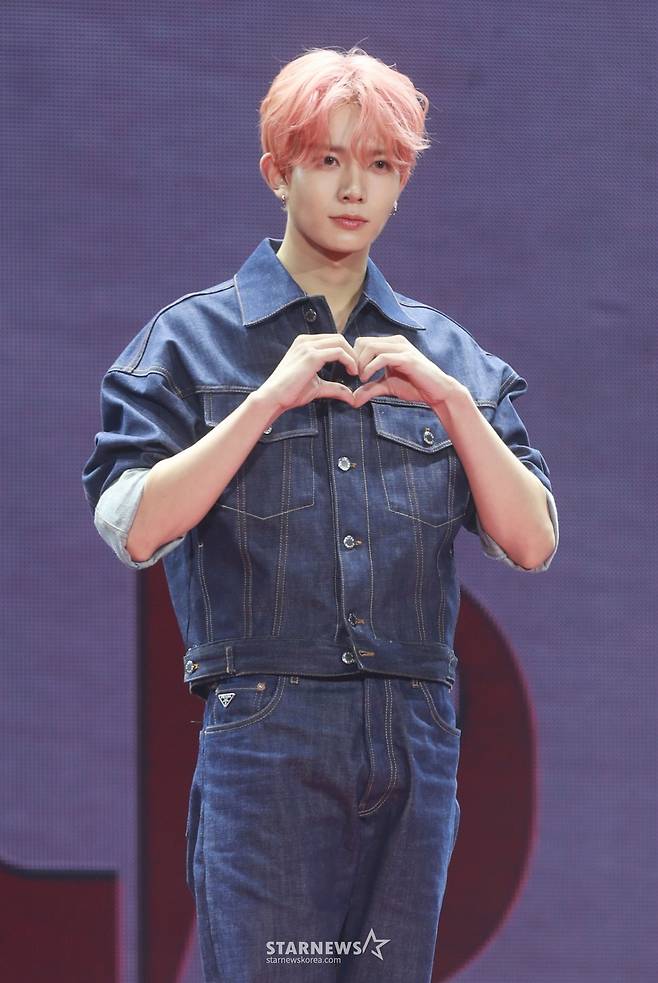 그룹 엔하이픈(ENHYPEN) 희승이 11일 오후 서울 올림픽공원 핸드볼경기장에서 진행된 정규 2집 '로맨스 : 언톨드'(ROMANCE : UNTOLD) 쇼케이스에서 포즈를 취하고 있다. 엔하이픈의 정규 2집은 나를 더 나은 사람으로 만들어주는 '너'에게 충성을 바치는 소년의 이야기를 담았다. /2024.07.11 /사진=이동훈