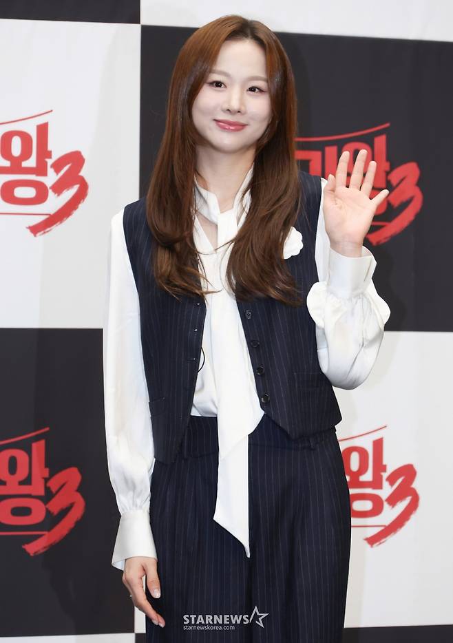 MBN 예능 '현역가왕3'에서 7위로 선정된 가수 솔지가 11일 오전 서울 마포구 상암동 스탠포드호텔에서 진행된 종영 기자간담회에 참석해 포즈를 취하고 있다. /2026.03.11 /사진=이동훈 photoguy@