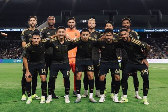 손흥민이 시즌 7호 도움을 올렸으나 득점은 또다시 실패했다. LAFC는 11일(한국시간) 미국 캘리포니아주 로스앤젤레스의 BMO 스타디움에서 열린 LD알라후엘렌세(코스타리카)와의 2026시즌 북중미카리브축구연맹(CONCACAF) 챔피언스컵 16강 1차전 홈 경기에서 1-1로 비겼다. SNS