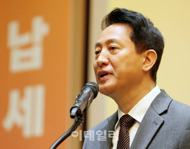 [포토] 유공납세자 표창식 인사말하는 오세훈 시장