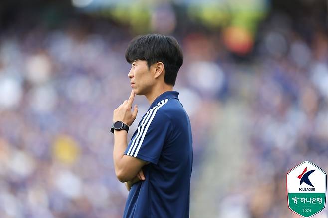 K리그 TSG 위원으로 활동하는 김두현 전 감독 (한국프로축구연맹 제공)