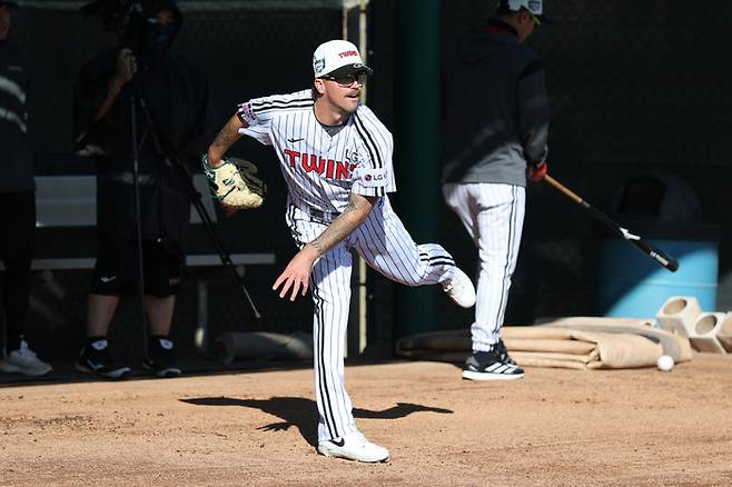 LG 웰스가 미국 애리조나 스프링캠프에서 훈련에 임하고 있다. 사진 | LG 트윈스
