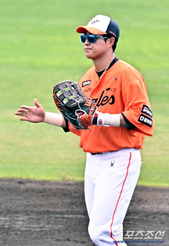 22일 일본 오키나와 니시자키 야구장에서 열린 한화 이글스와 지바 롯데의 연습경기. 한화 채은성이 수비를 하고 있다. 오키나와(일본)=박재만 기자 pjm@sportschosun.com/2026.02.22/