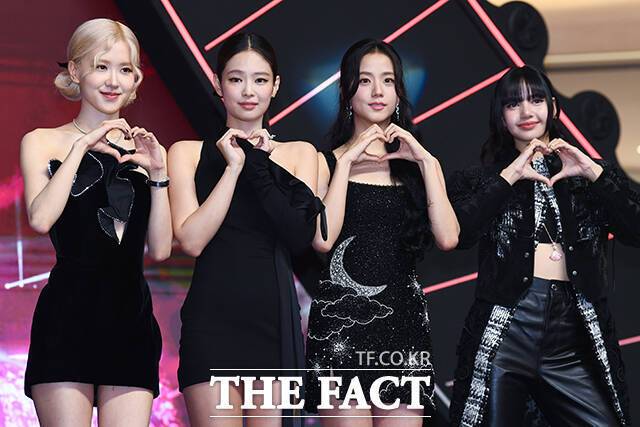 그룹 블랙핑크가 '팬앤스타' 위클리 뮤직 투표 12위에 올랐다. 남은 투표 기간 동안 순위가 오를지 기대된다.//서예원 기자