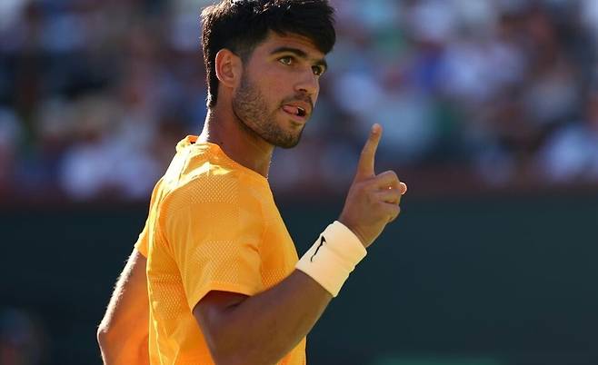 인디언 웰스 8강에 진출한 카를로스 알카라스. 대회 본부