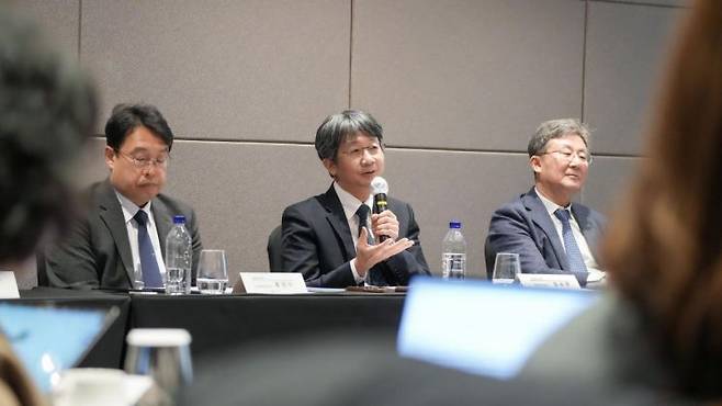 11일 서울 중구 노보텔앰베서더호텔에서 열린 '결핵안심벨트 지원사업 기자단 아카데미'에서 임승관 질병관리청장이 취약계층 결핵환자를 위한 '결핵안심벨트 지원사업'에 대해 설명하고 있다. 질병관리청.