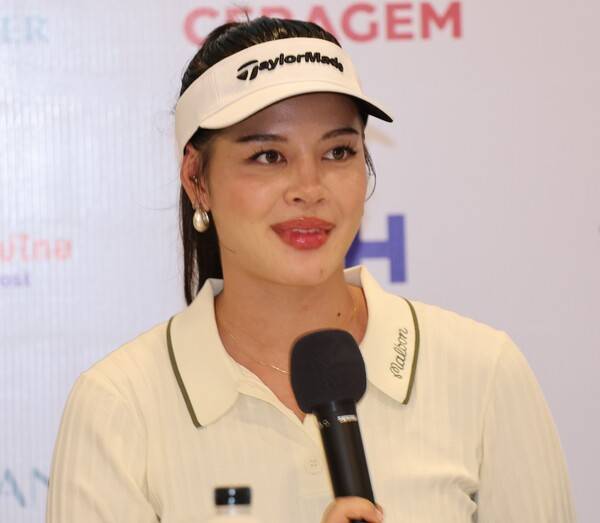 한국여자프로골프(KLPGA) 투어 2026시즌 첫 대회인 '신설 대회' 리쥬란 챔피언십에 출전하는 에리카 윤 스미스(미국)가 사전 공식 기자회견에 참석한 모습이다. 사진제공=KLPGA (사진을 무단으로 사용하지 마십시오.)