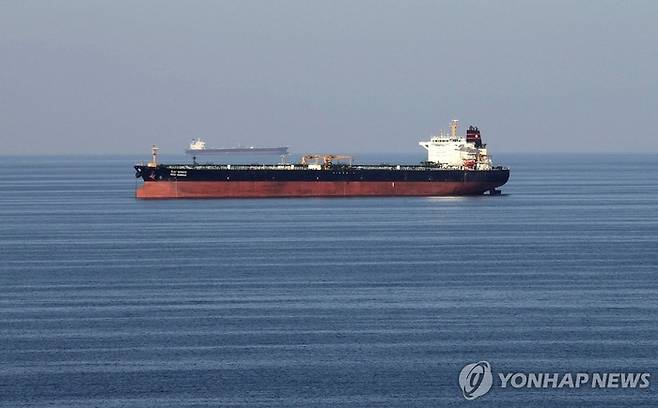 호르무즈 해협의 유조선. [로이터 연합]