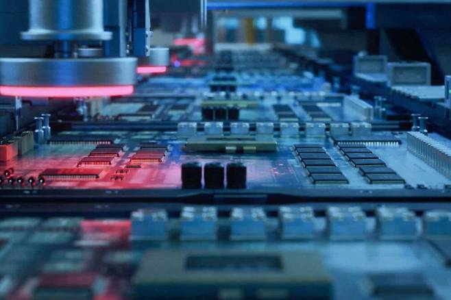 자동화 공정 적용된 삼성전자 반도체 생산라인. 삼성전자