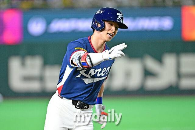7일 일본 도쿄돔에서 열린 2026 월드 베이스볼 클래식(WBC) 조별리그 한국-일본 경기. 김혜성이 4회초 1사 1루 동점 투런포를 친 후 그라운드를 돌고 있다./마이데일리
