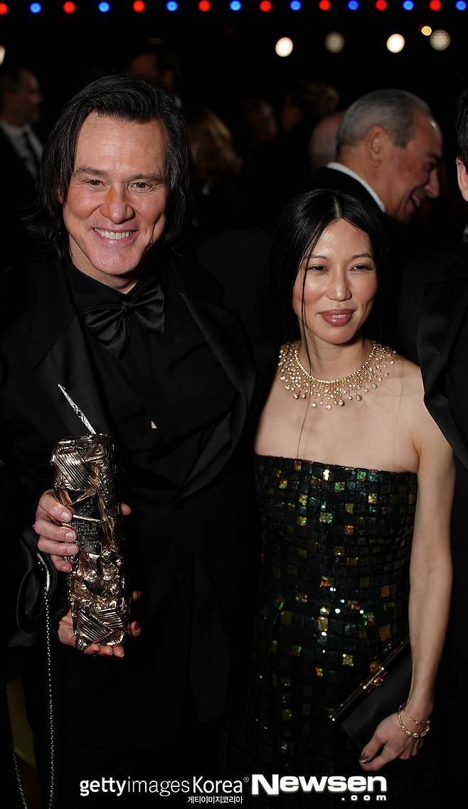 세자르 시상식에 참석한 짐 캐리와 민아