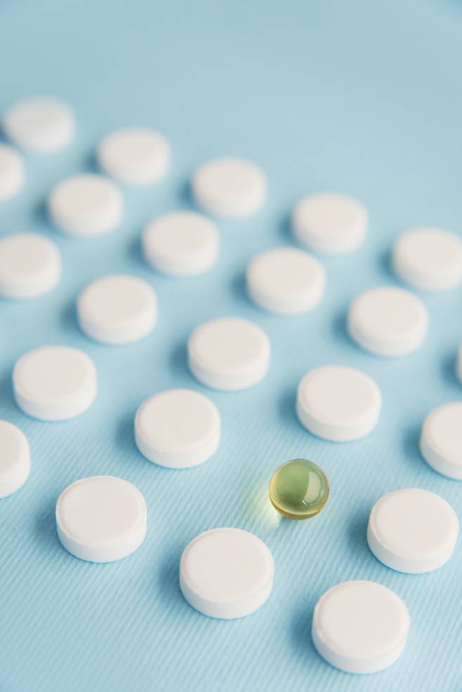 국내 건강식품 시장은 최근 약 6조원 규모로 성장했다. 의료계는 균형 잡힌 식단 관리의 중요성을 강조하고 있다. 게티이미지