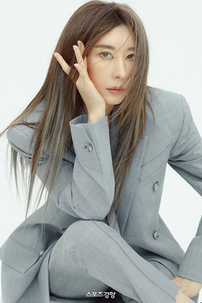 기획사 미등록 혐의로 송치된 가수 김완선. 경향신문 자료사진