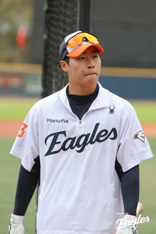 ▲ 한화 대졸 신인 내야수 최유빈은 내야 여러 포지션을 안정감 있게 지켜줄 수 있는 선수로 기대를 모은다. 신인이지만 수비 실력은 이미 1군감이라는 평가가 나오는 가운데, 김경문 감독 또한 최유빈에게 기회를 열어줄 생각이다.