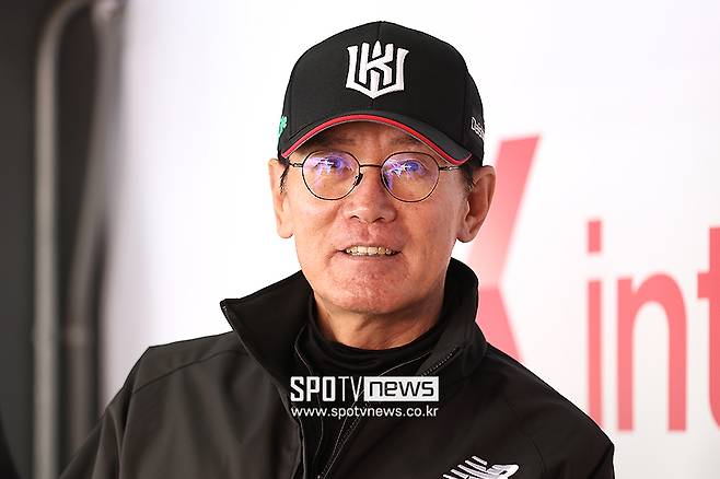 ▲ 새로운 선수들의 출현을 반기며 올해 선수층 강화를 자신하고 있는 이강철 KT 감독 ⓒ곽혜미 기자