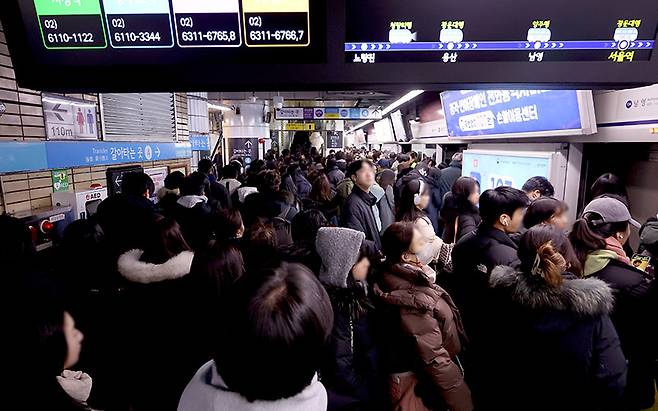 근로소득세 감면 혜택은 일반 직장인들이 아니라 고소득근로자들에게 집중될 가능성이 높다.[사진｜뉴시스]