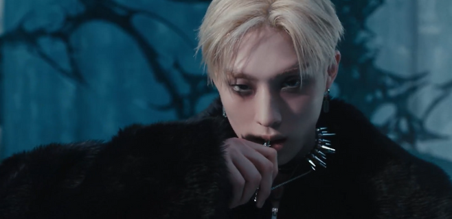 '유니크' MV 캡처.