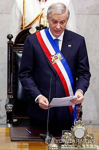 호세 안토니아 카스트 칠레 대통령이 연설하고 있다 [로이터=연합뉴스]